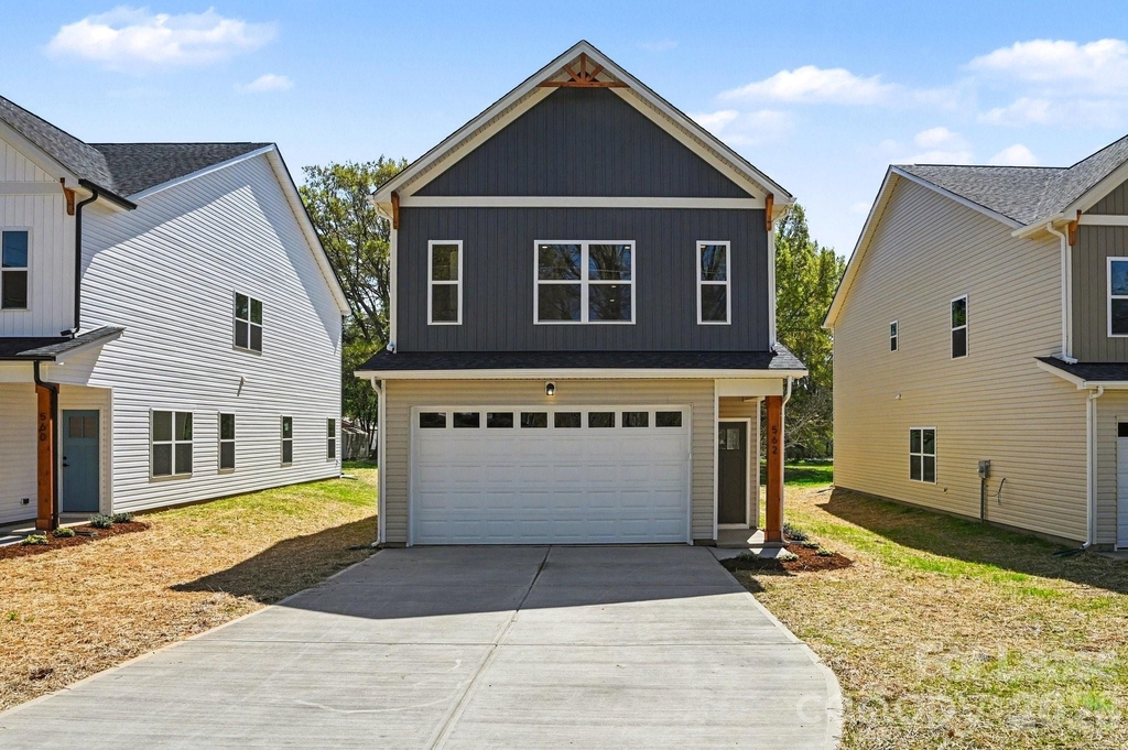 562 W Wilson Avenue - Photo 1