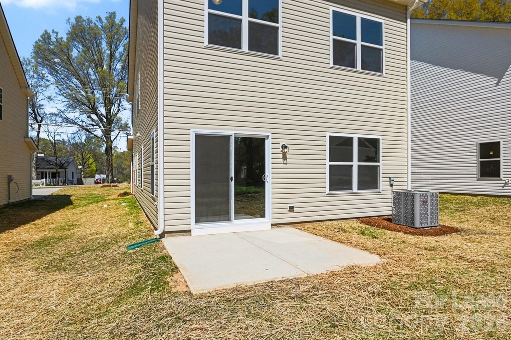 562 W Wilson Avenue - Photo 44