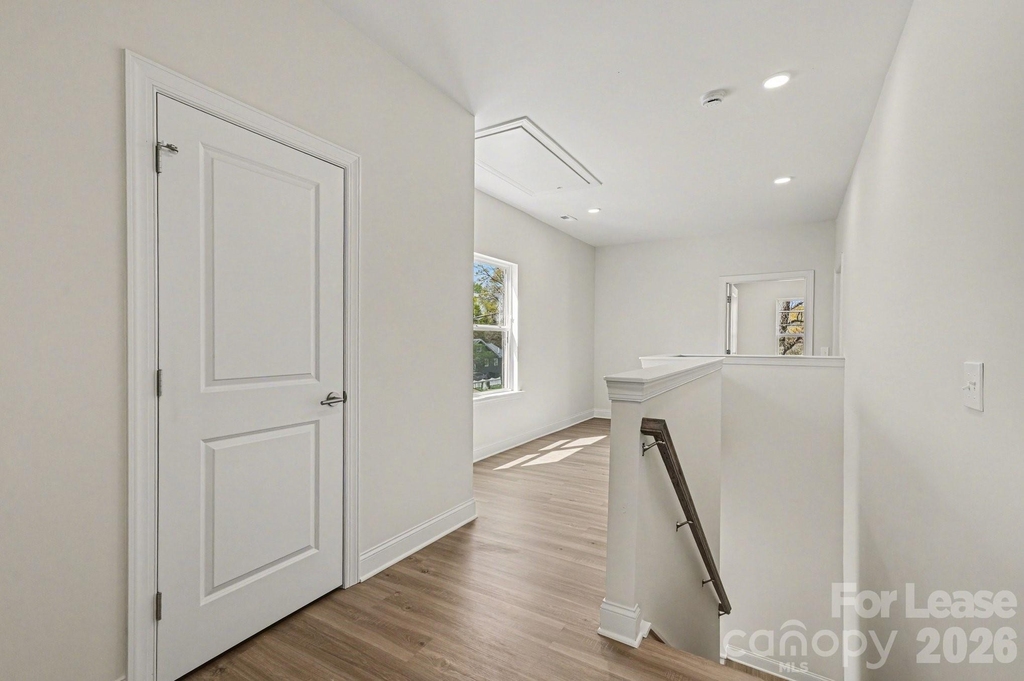 562 W Wilson Avenue - Photo 31