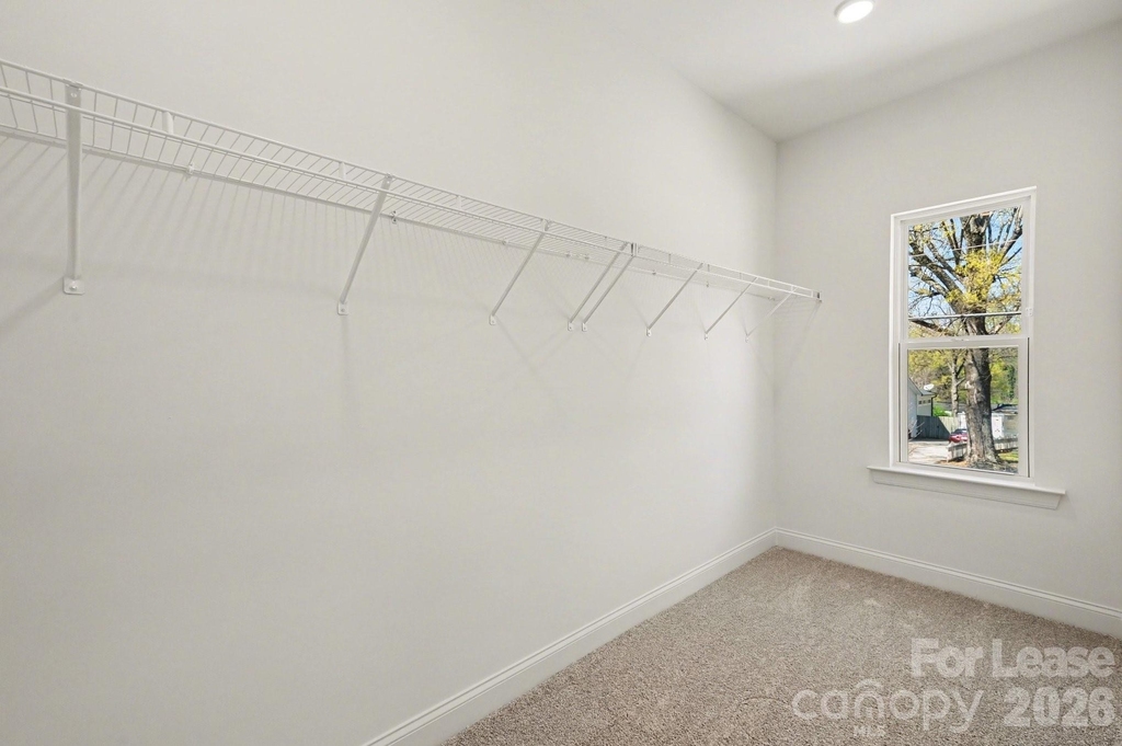 562 W Wilson Avenue - Photo 41