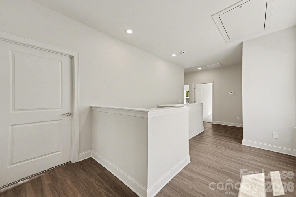 562 W Wilson Avenue - Photo 35