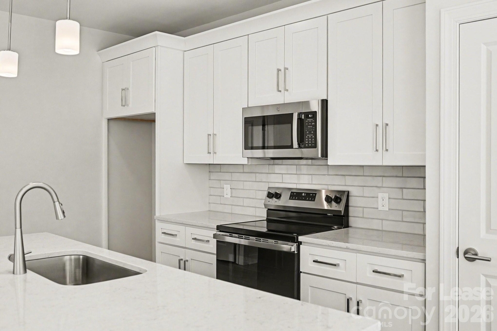 562 W Wilson Avenue - Photo 15
