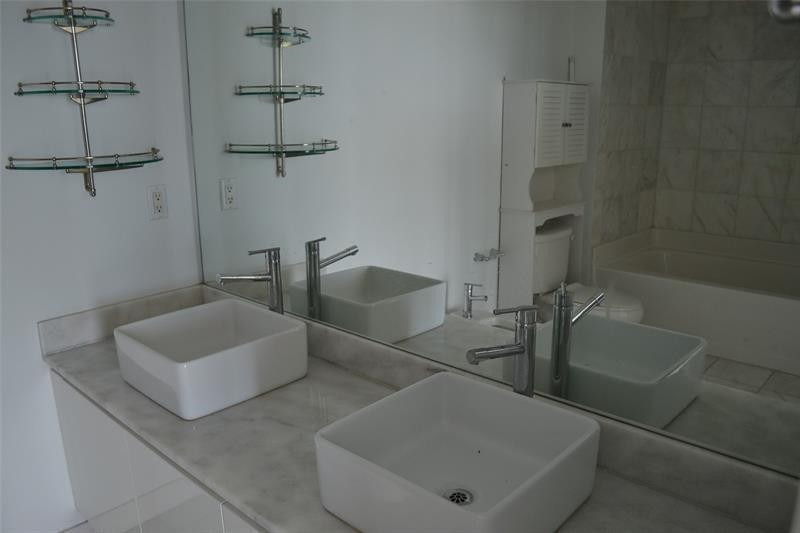 601 Ne 36th Street - Photo 2
