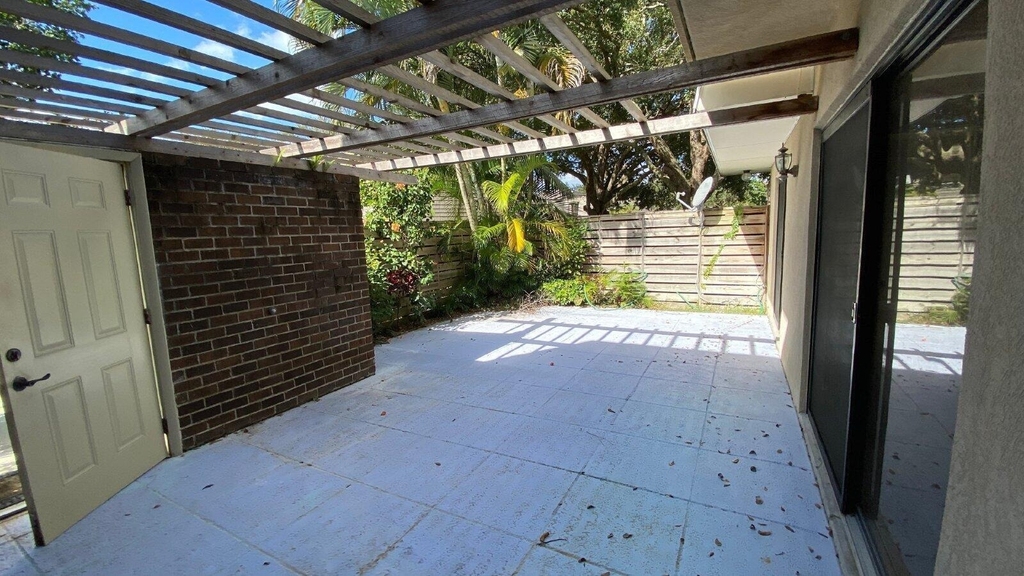 1522 15th Terrace - Photo 1