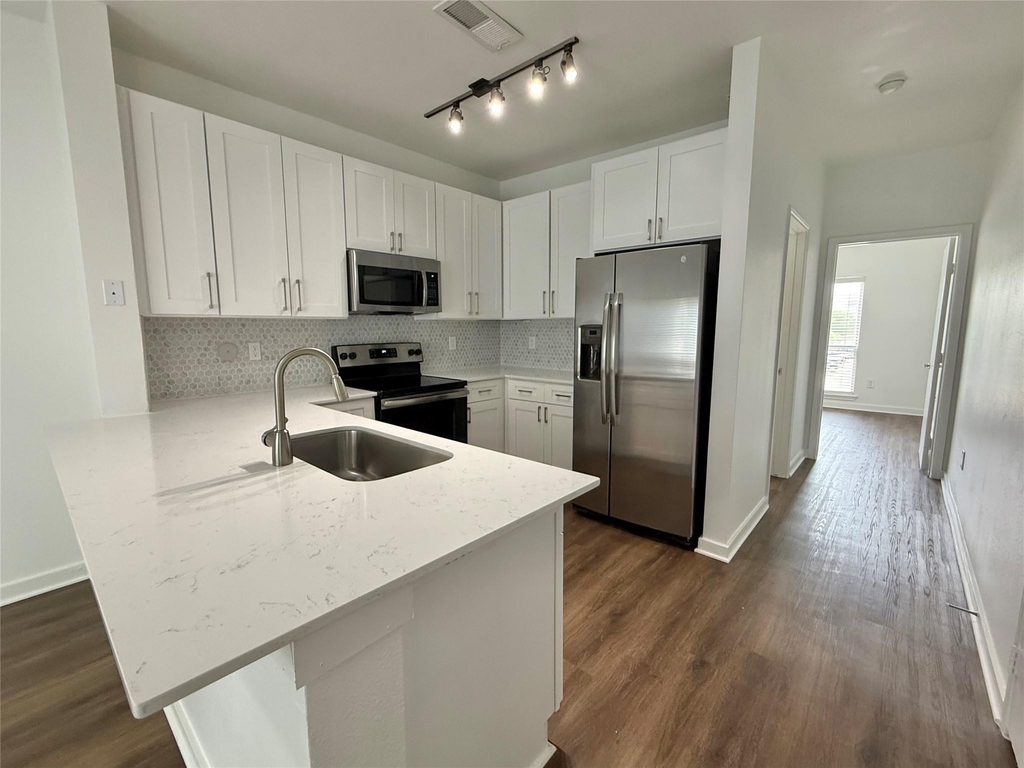 6740 Windhaven Parkway - Photo 0
