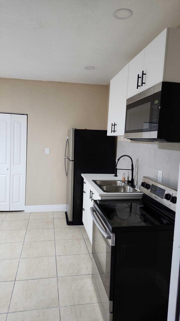 18515 Nw 42nd Place - Photo 2