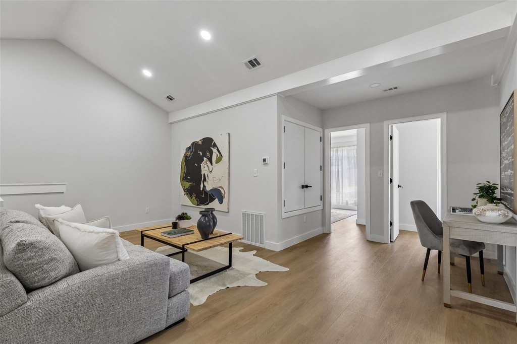 810 Premier Parkway - Photo 1