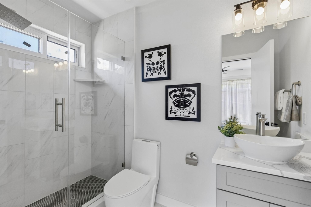 810 Premier Parkway - Photo 4