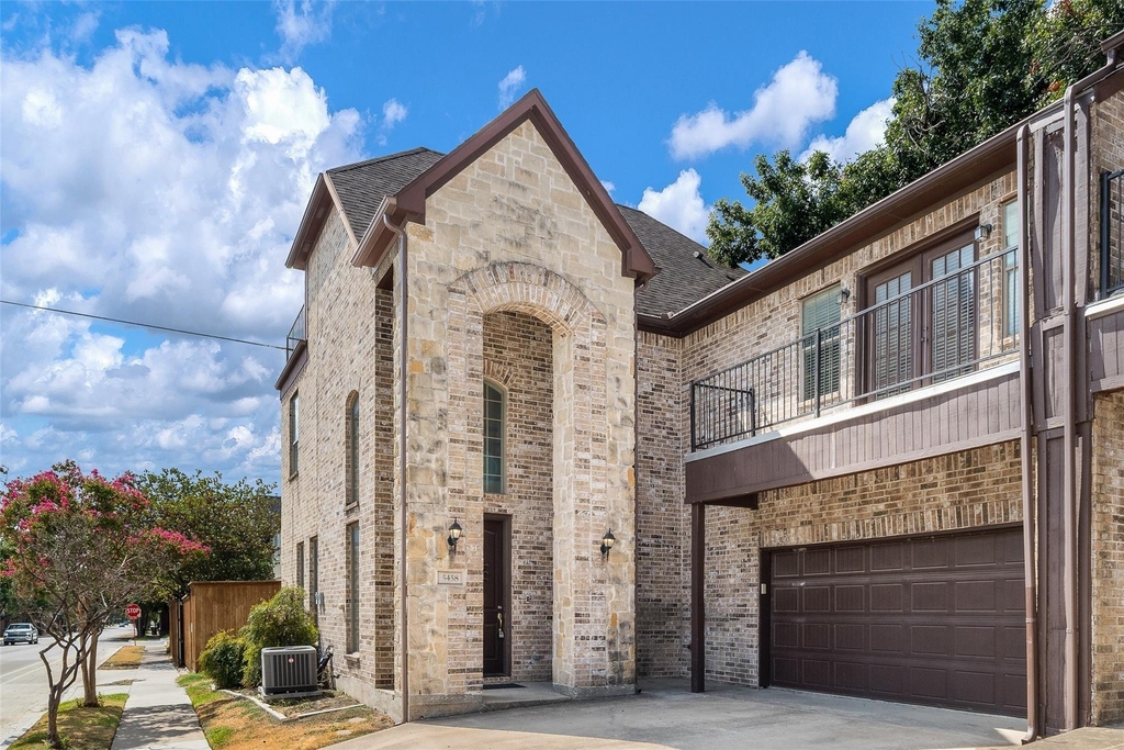 5456 Longview Street - Photo 0