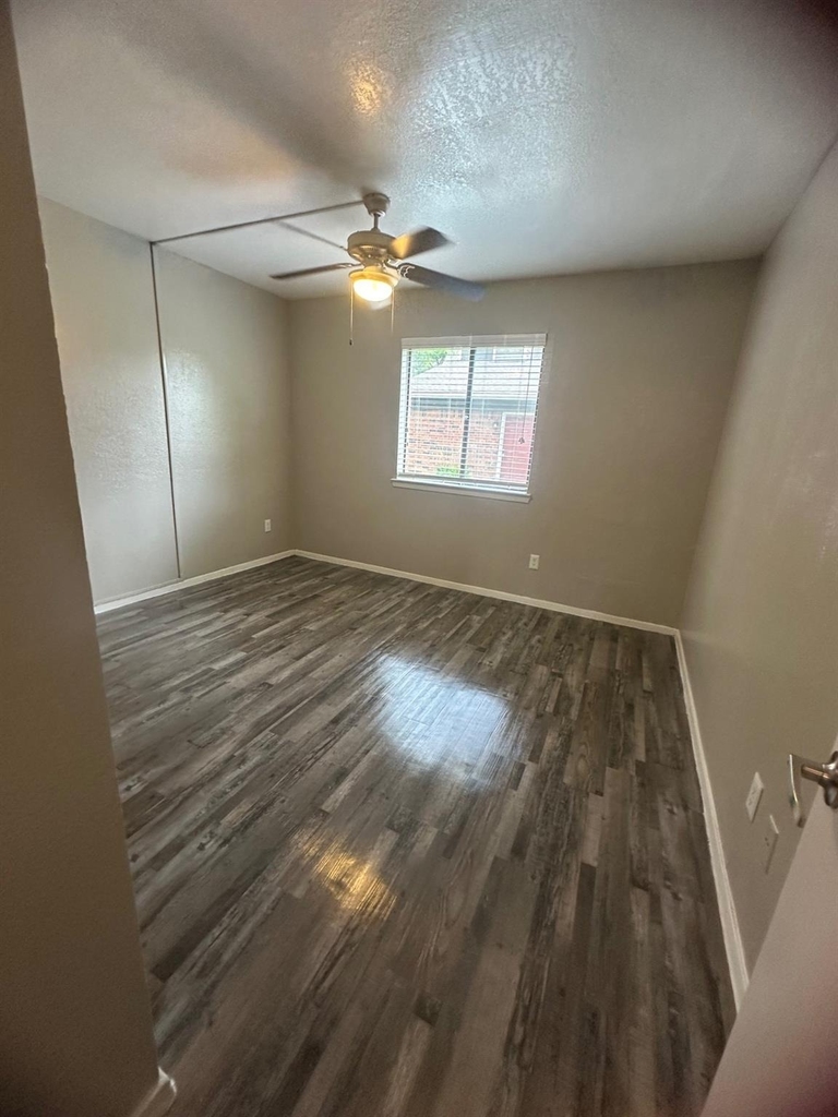 1122 Millview Drive - Photo 2