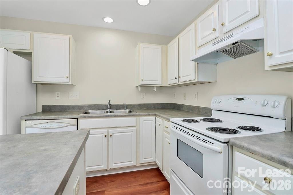411 Caddy Street - Photo 2