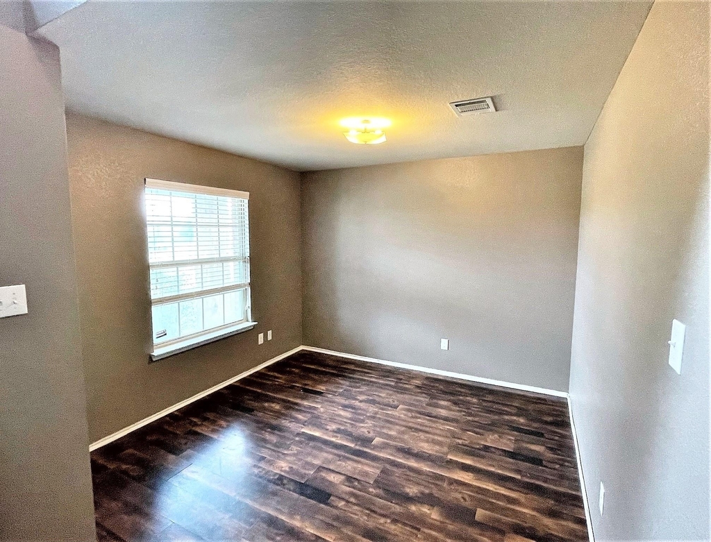 208 Dye Drive - Photo 2