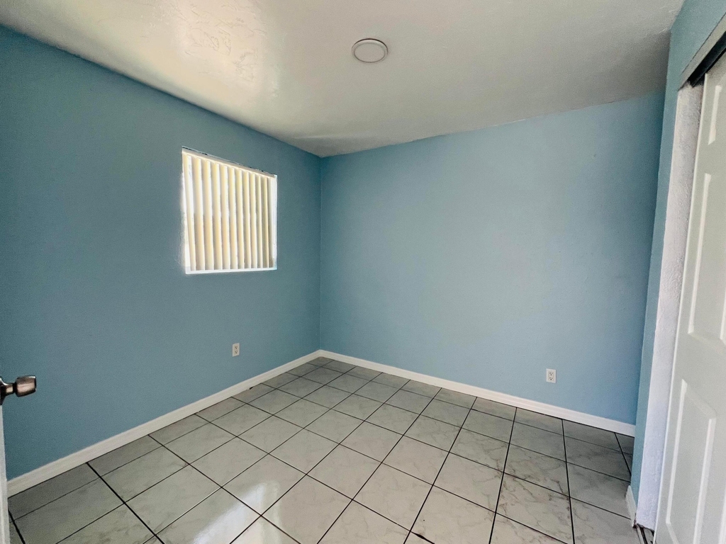 1210 S D Street - Photo 9