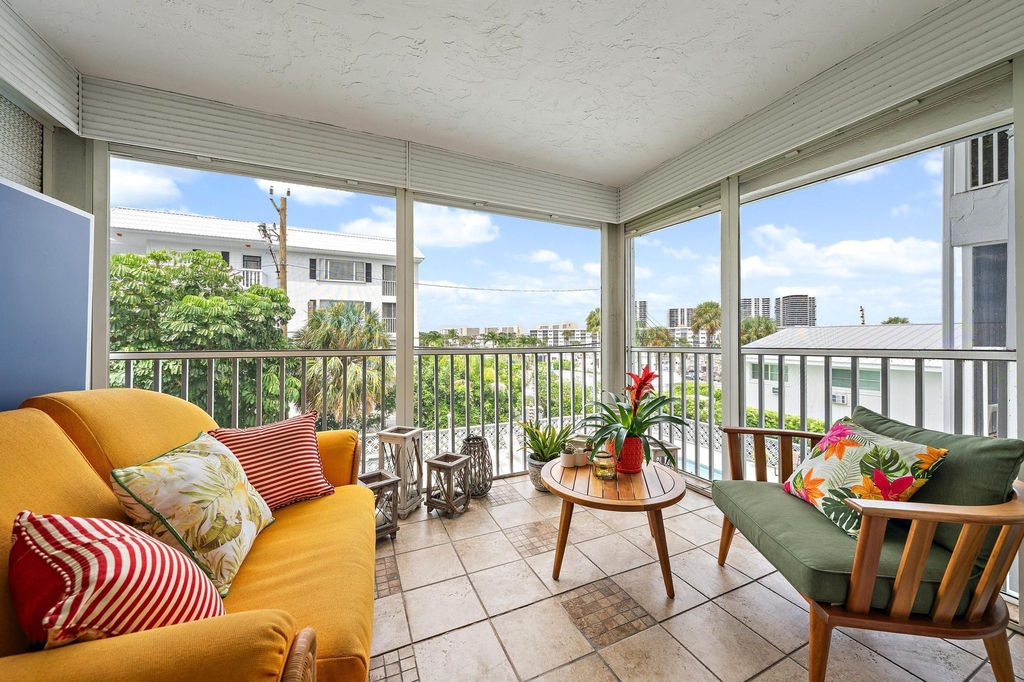 155 Yacht Club Drive - Photo 0