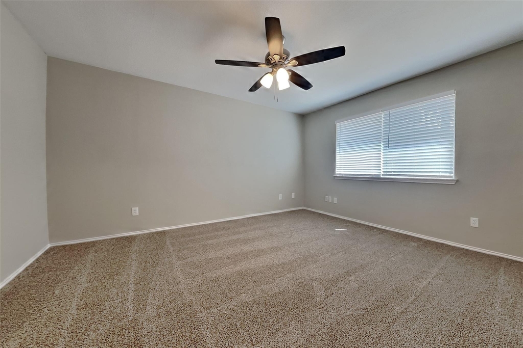 320 Faircrest Drive - Photo 6