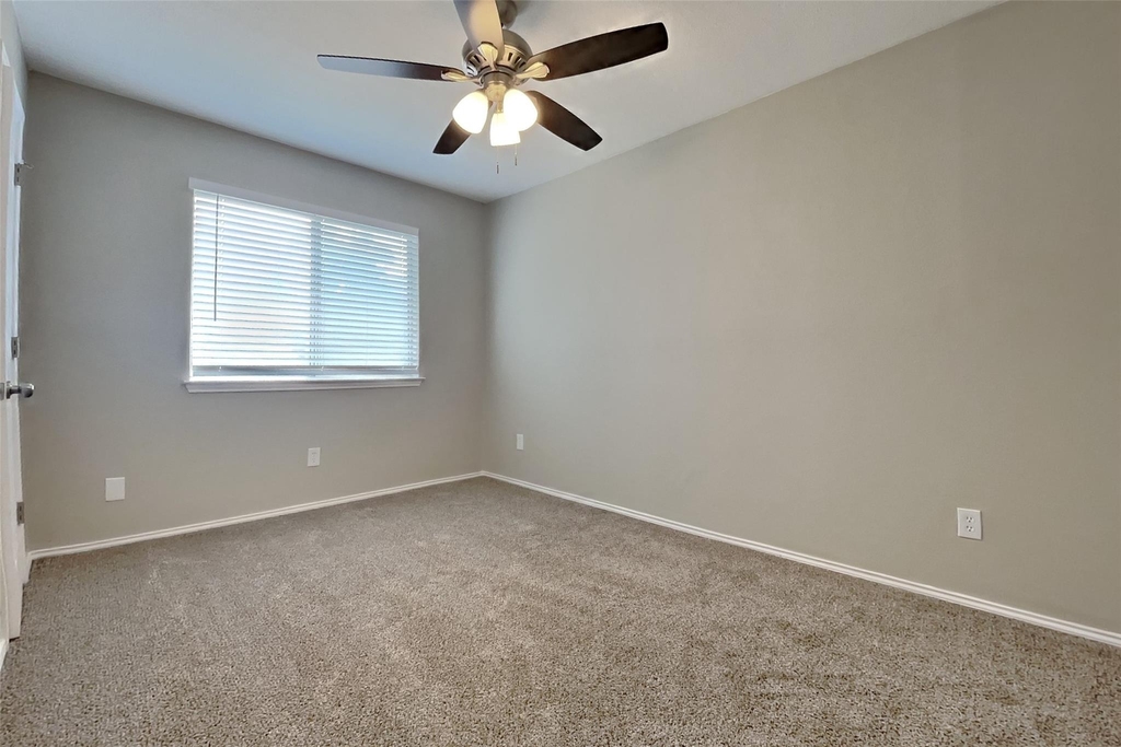 320 Faircrest Drive - Photo 12
