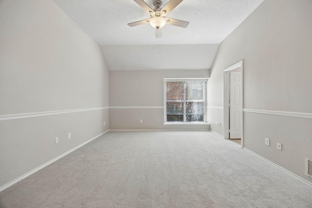 305 Fairfax Drive - Photo 11