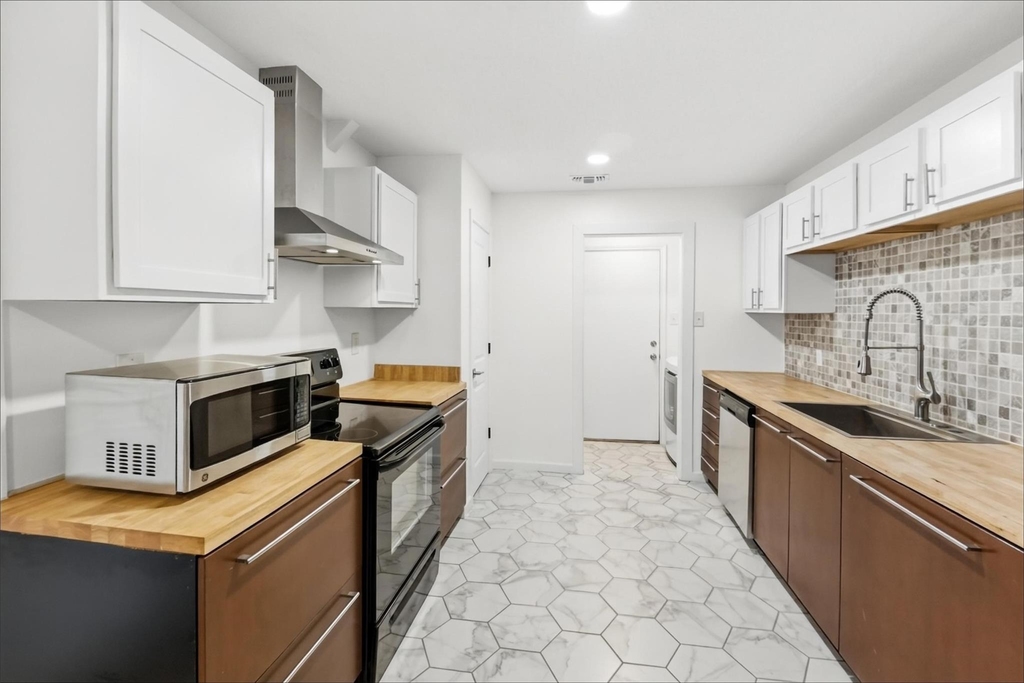 7806 Laver Court - Photo 6