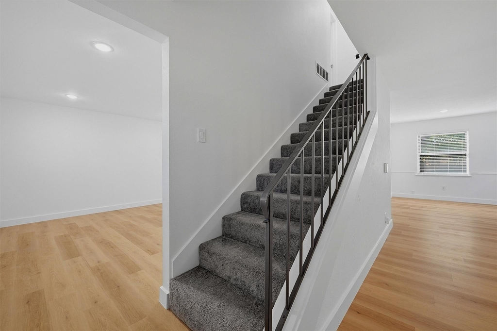 600 W Pelton Street - Photo 18