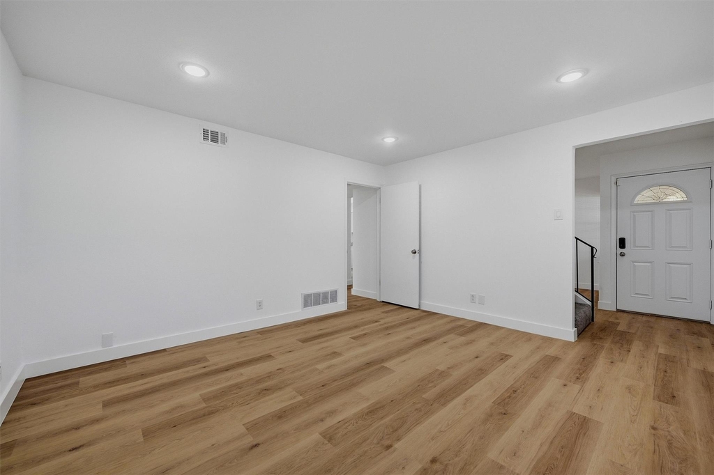 600 W Pelton Street - Photo 17