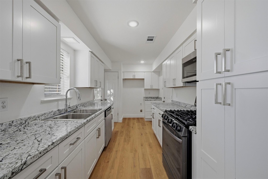 600 W Pelton Street - Photo 9