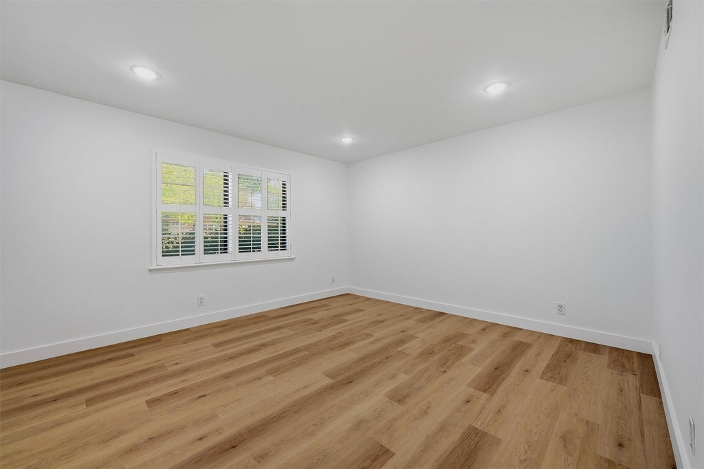 600 W Pelton Street - Photo 16