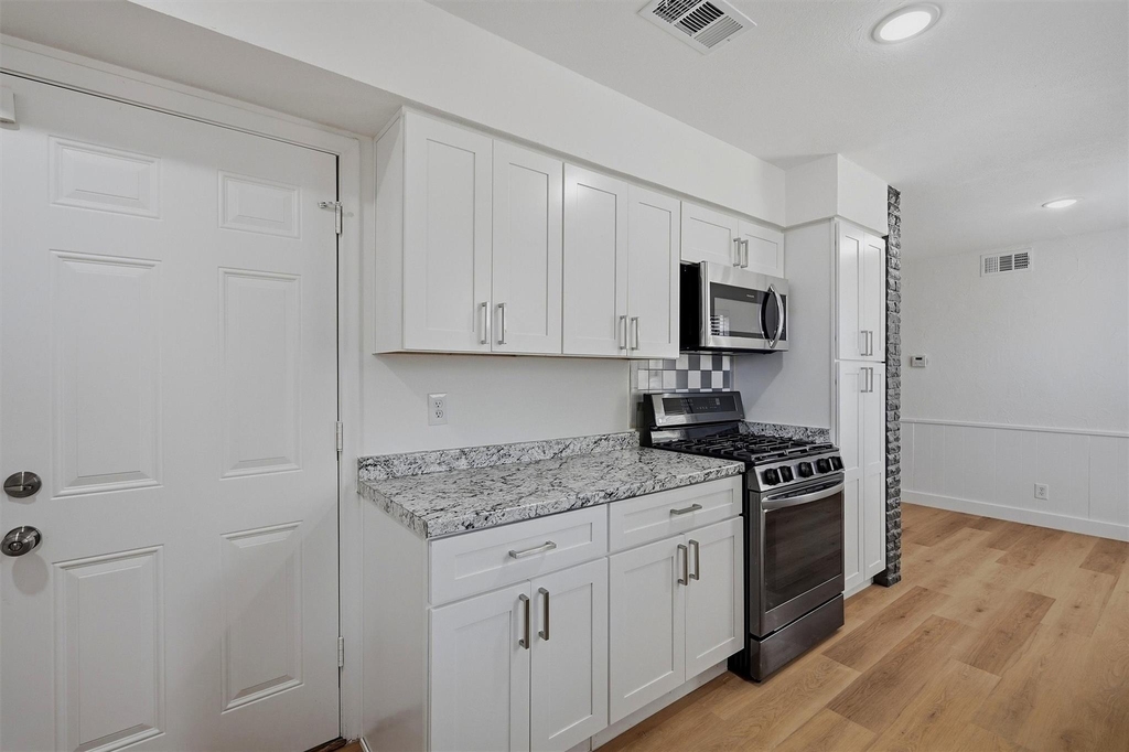 600 W Pelton Street - Photo 11