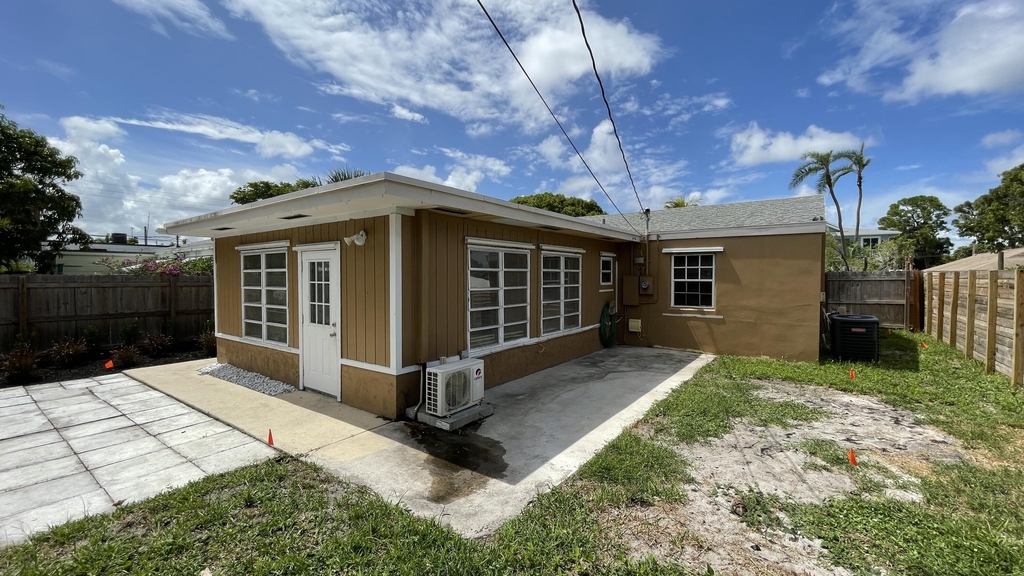 116 E Central Boulevard - Photo 2