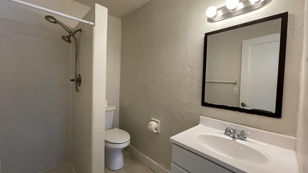116 E Central Boulevard - Photo 8