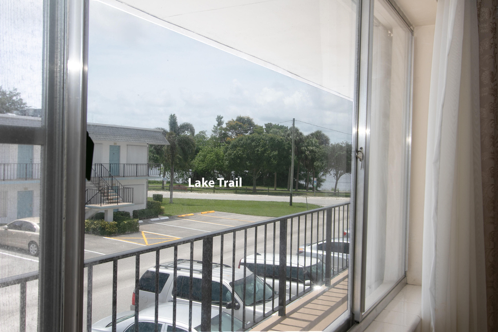 3240 Lake Osborne Drive - Photo 8