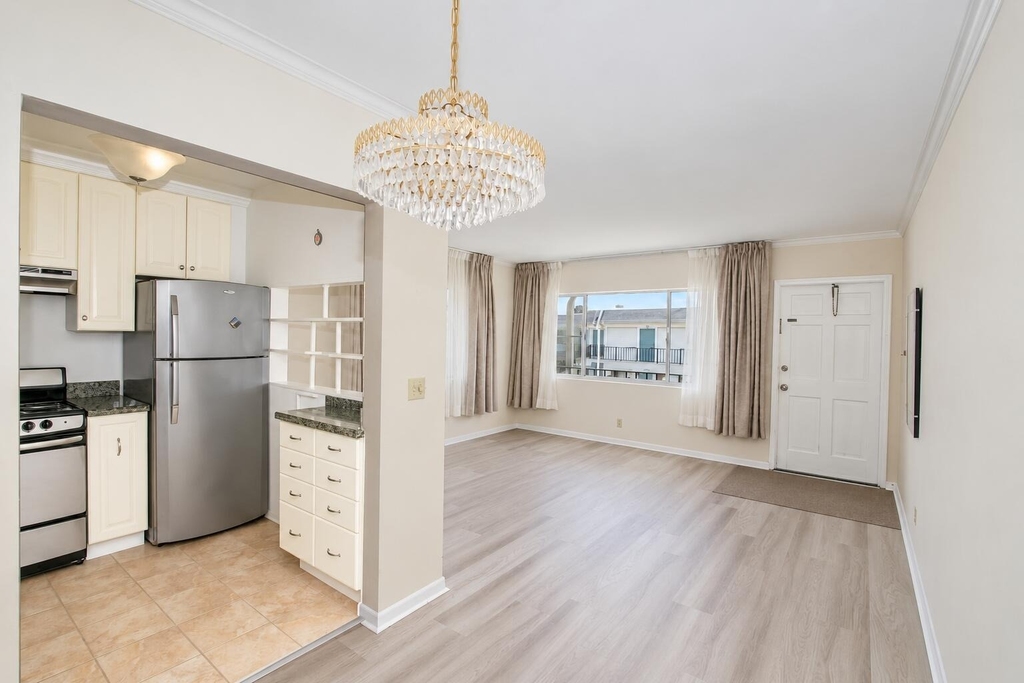 3240 Lake Osborne Drive - Photo 3