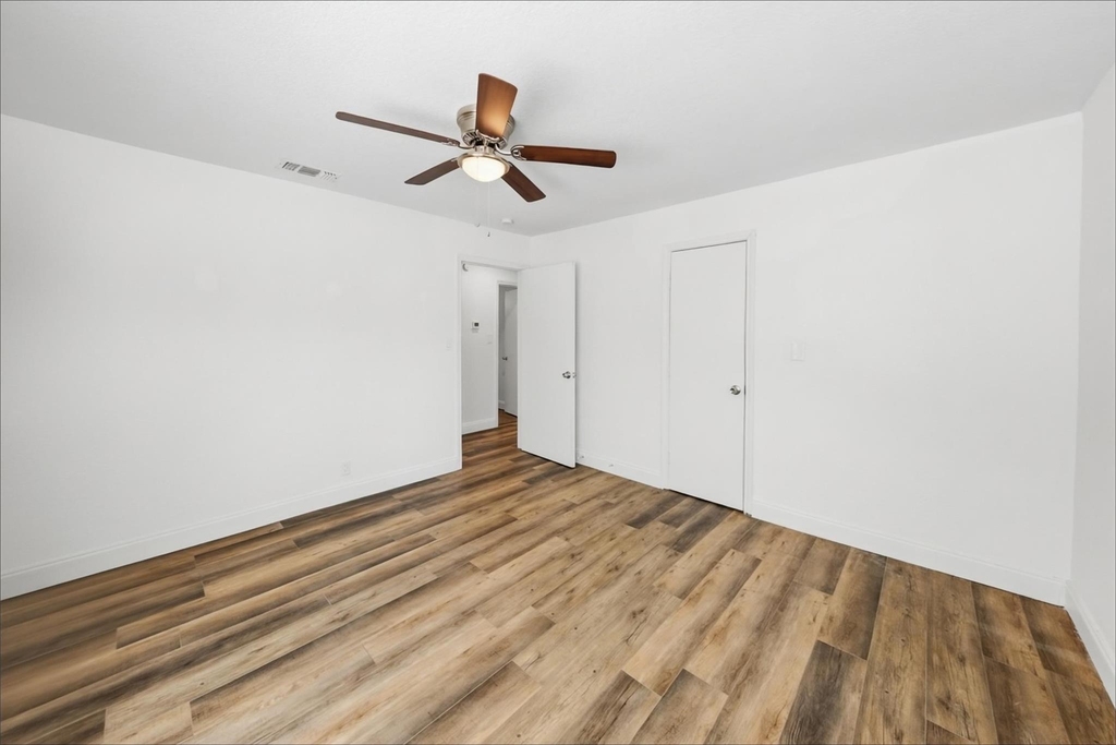 2304 Ryan Avenue - Photo 13