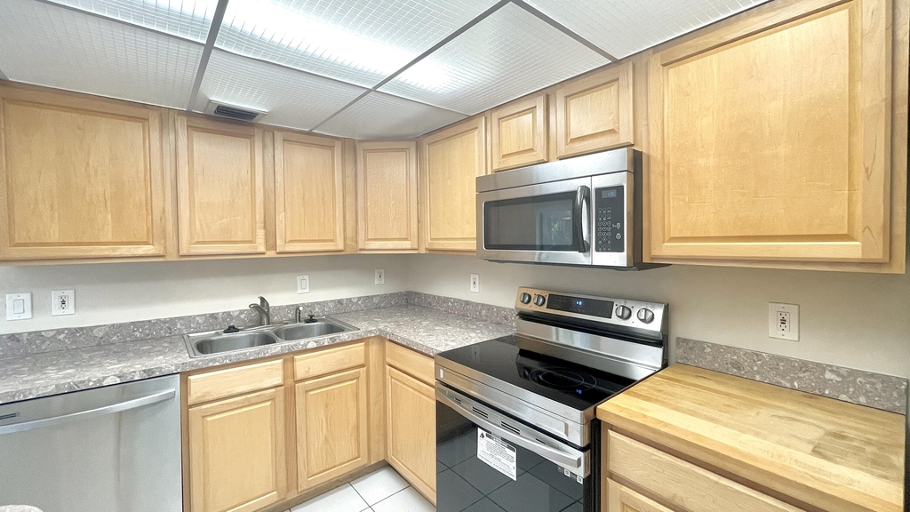 501 Sandtree Drive - Photo 14