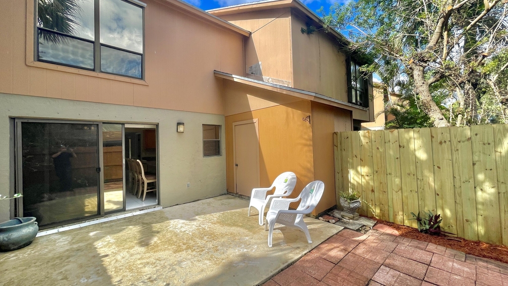 501 Sandtree Drive - Photo 17