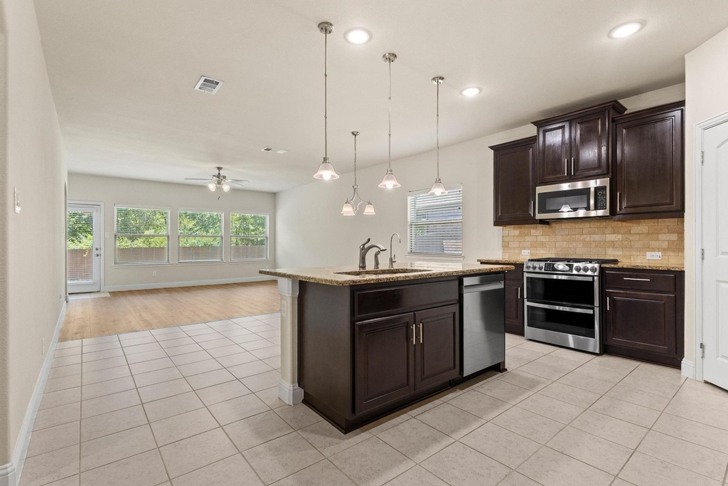 7822 Cottonwood Drive - Photo 6