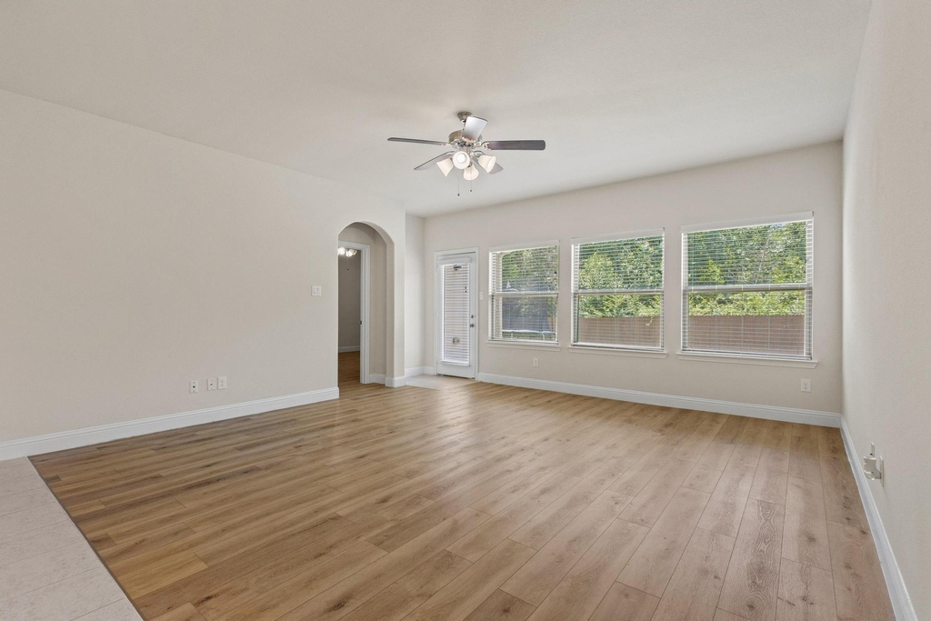 7822 Cottonwood Drive - Photo 8