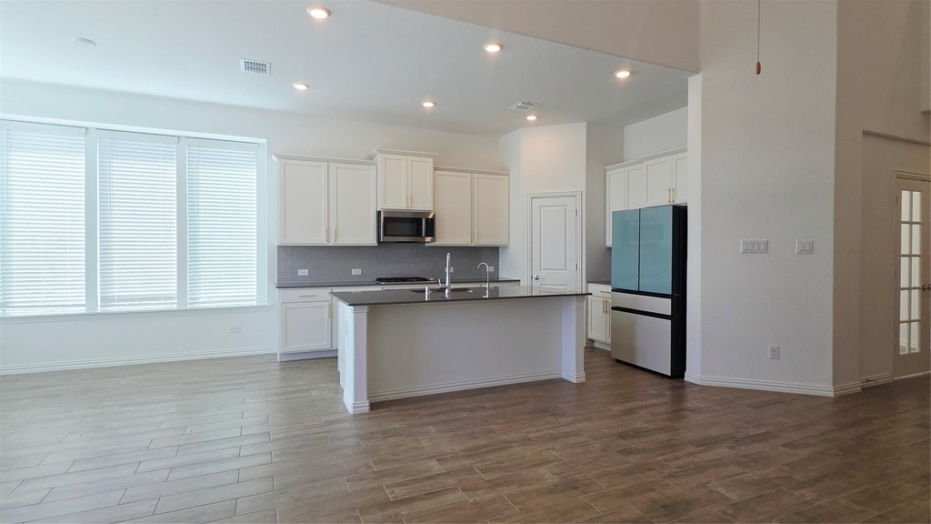 8104 Blue Heron Lane - Photo 7