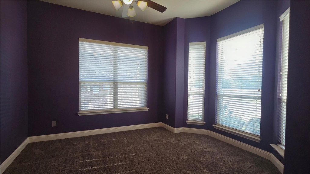525 Bamborough Drive - Photo 2