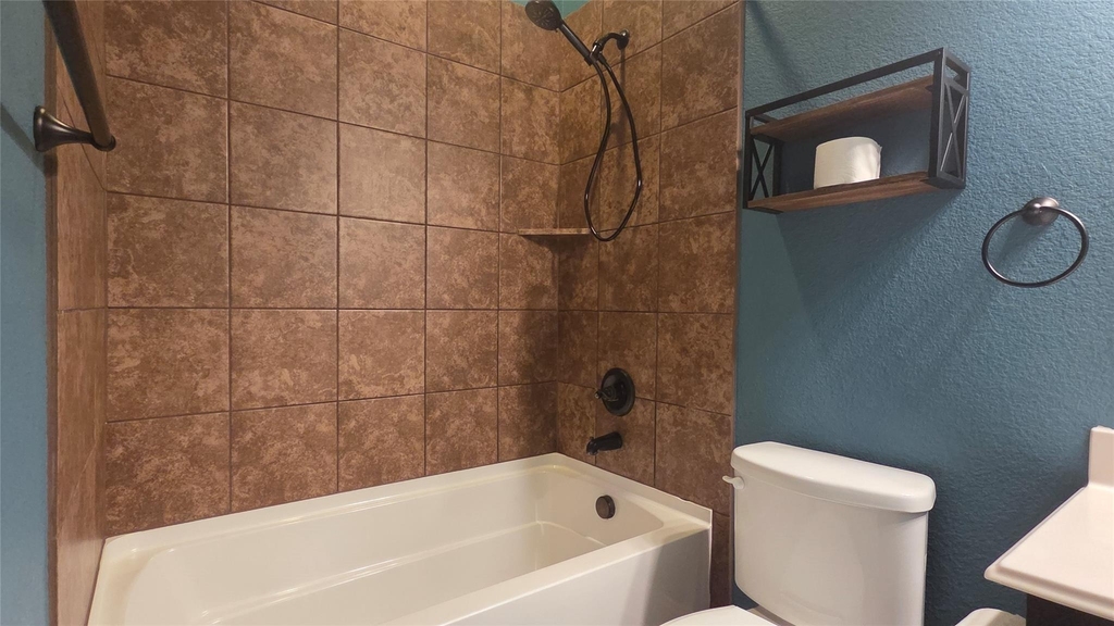 525 Bamborough Drive - Photo 19