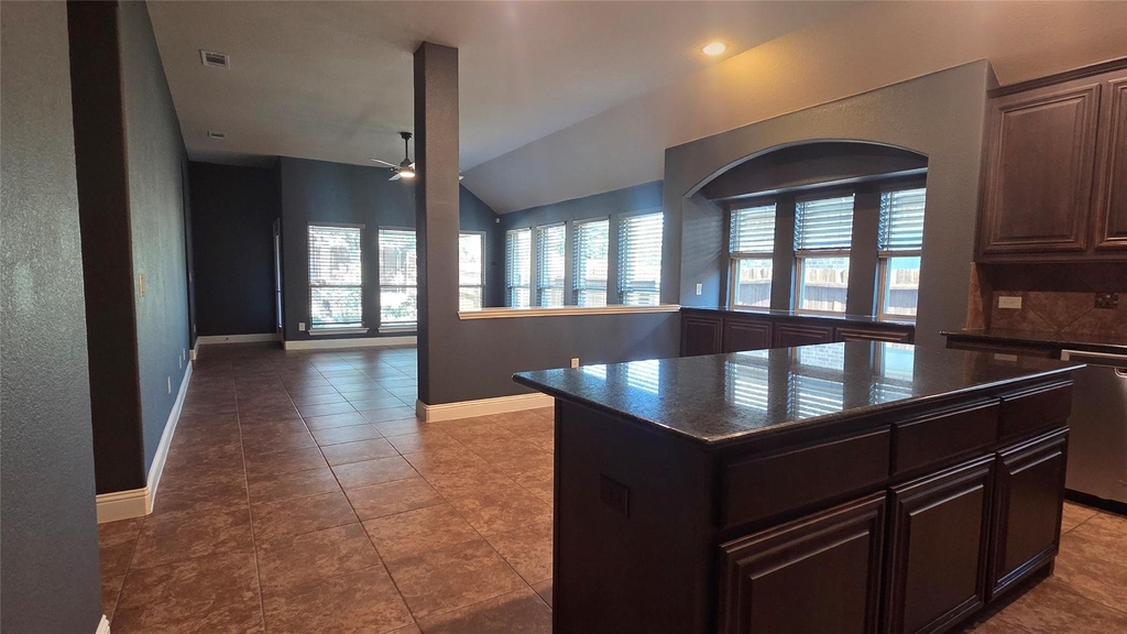 525 Bamborough Drive - Photo 6