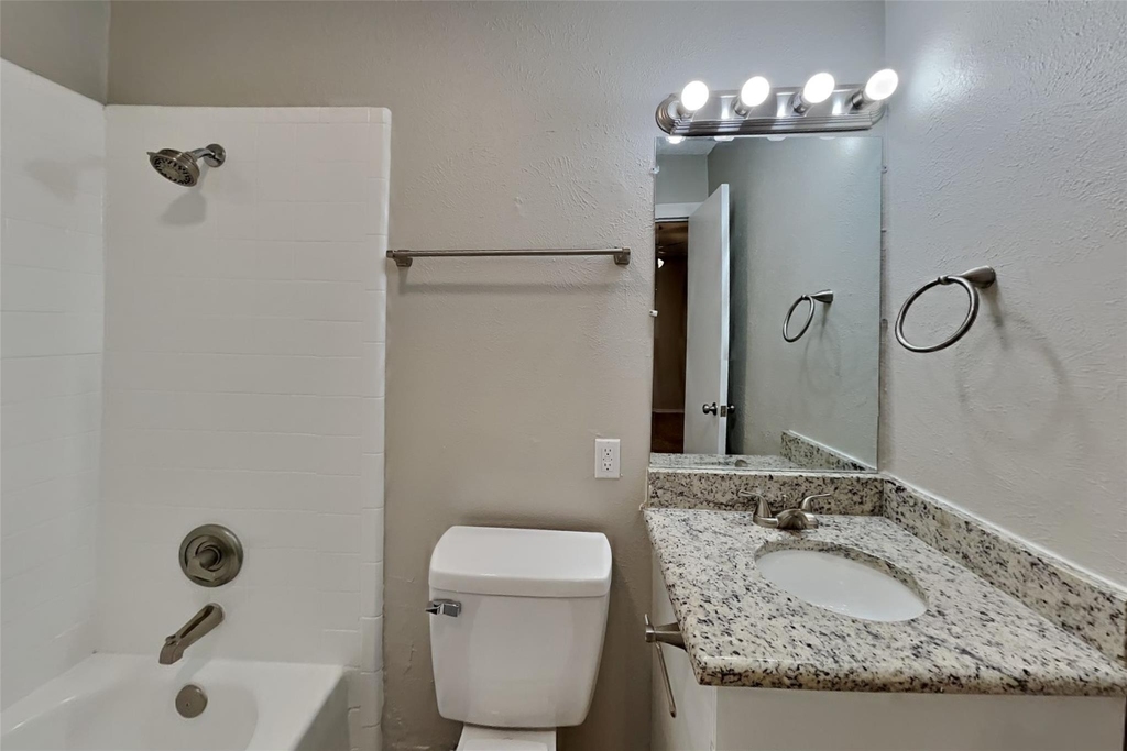 621 Meadowview Drive - Photo 8
