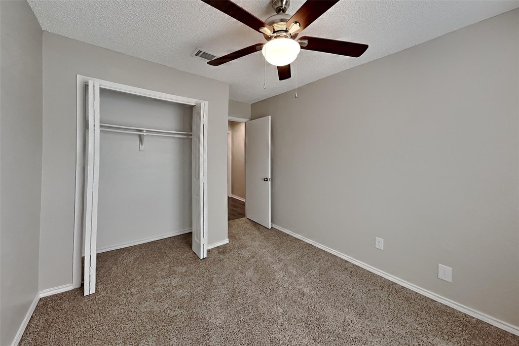 621 Meadowview Drive - Photo 13