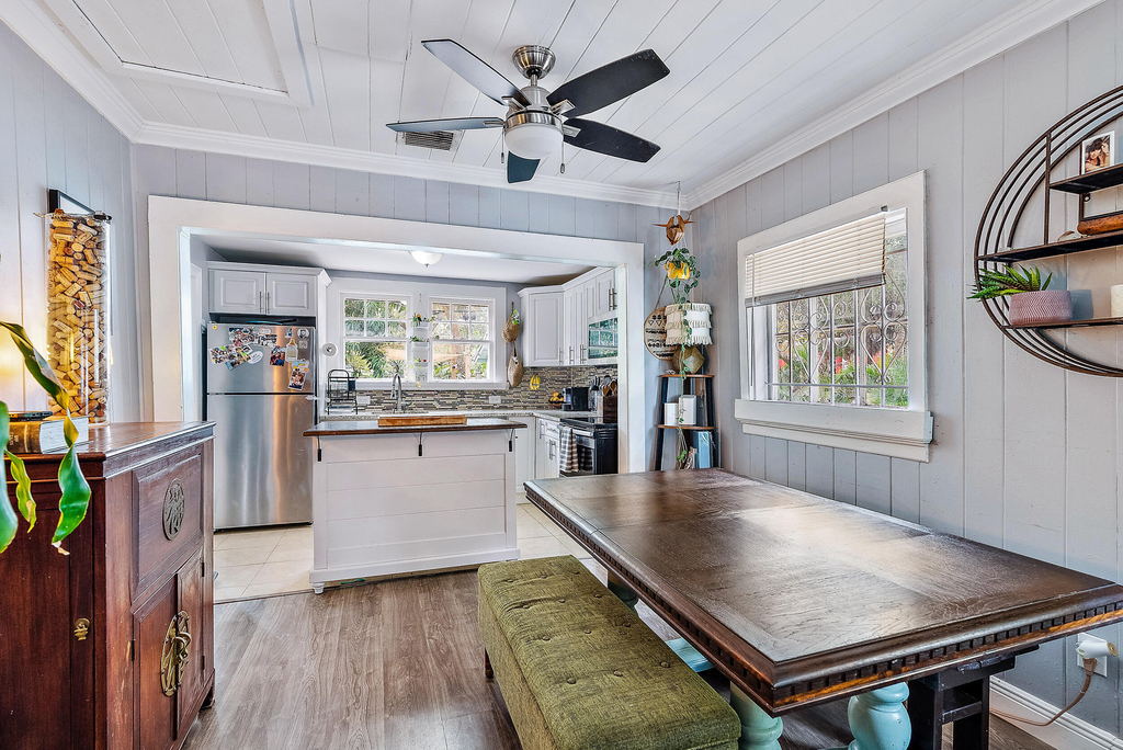 524 50th Street - Photo 2