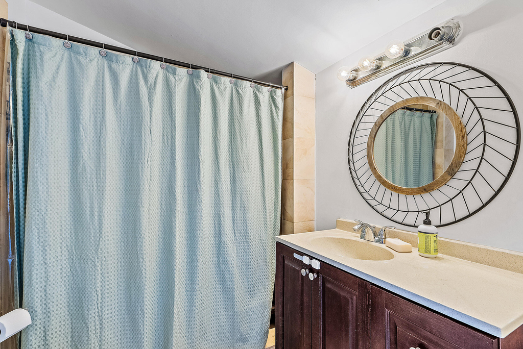524 50th Street - Photo 1