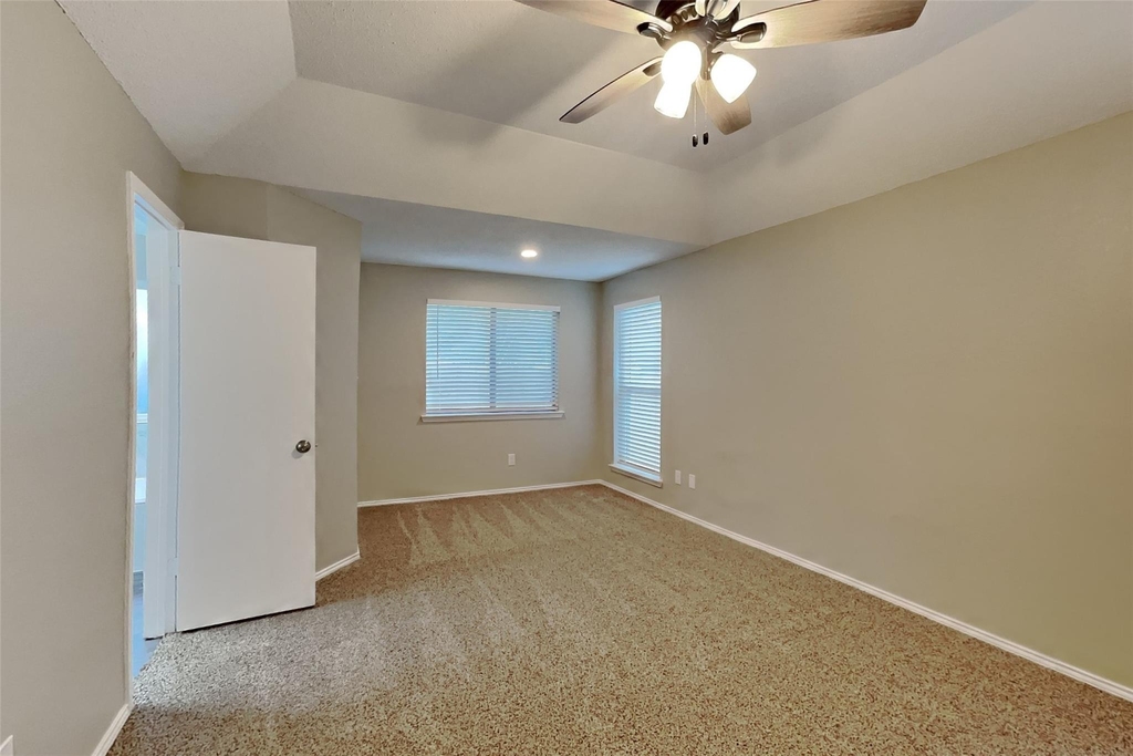 4820 Ashton Avenue - Photo 9