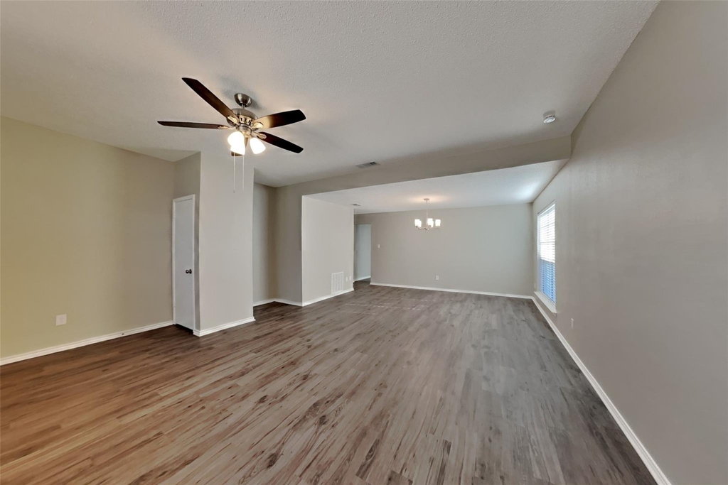 4820 Ashton Avenue - Photo 2