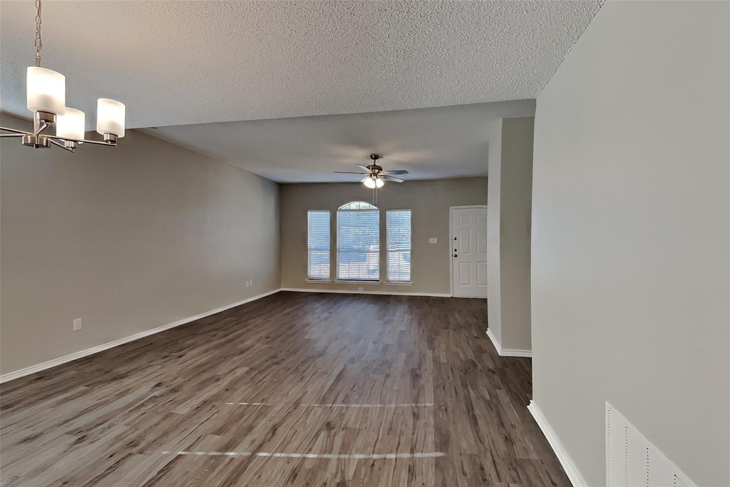 4820 Ashton Avenue - Photo 7