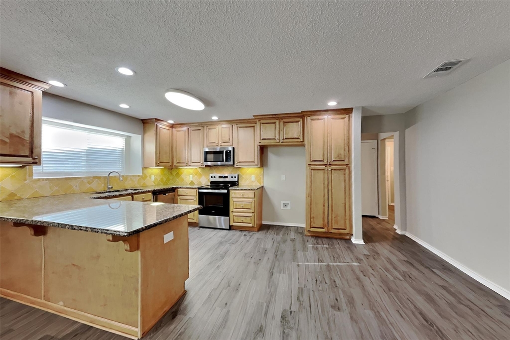 4820 Ashton Avenue - Photo 4