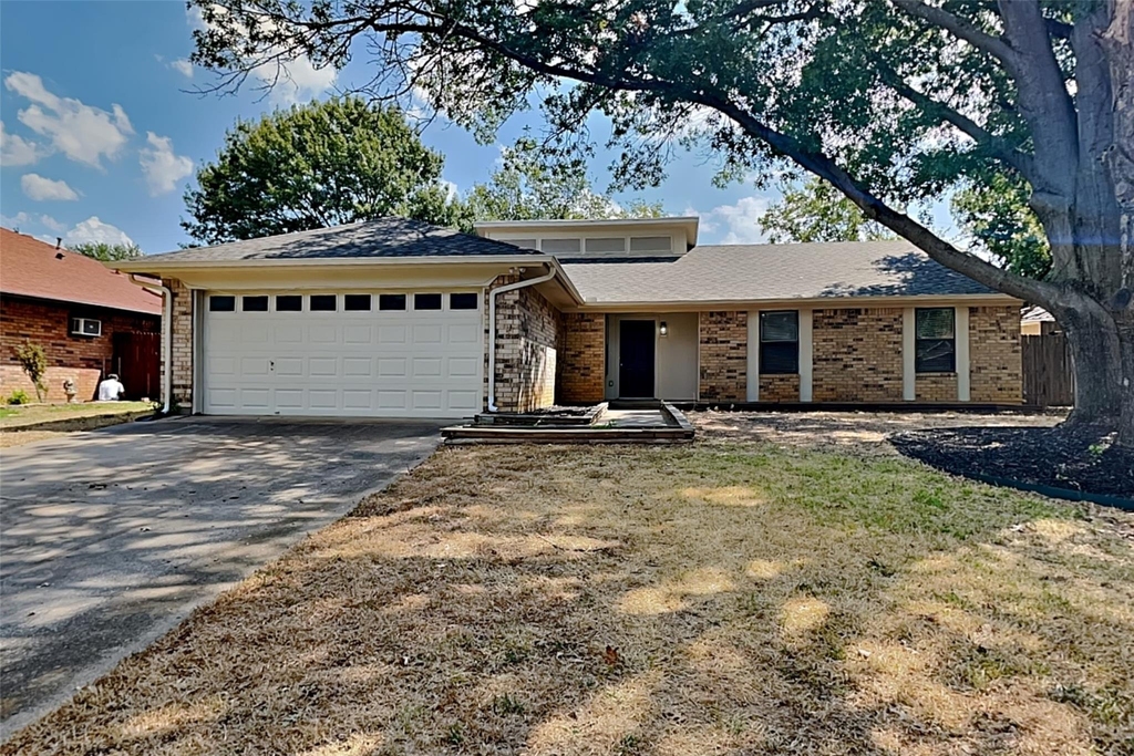 1562 Tiffany Forest Lane - Photo 0