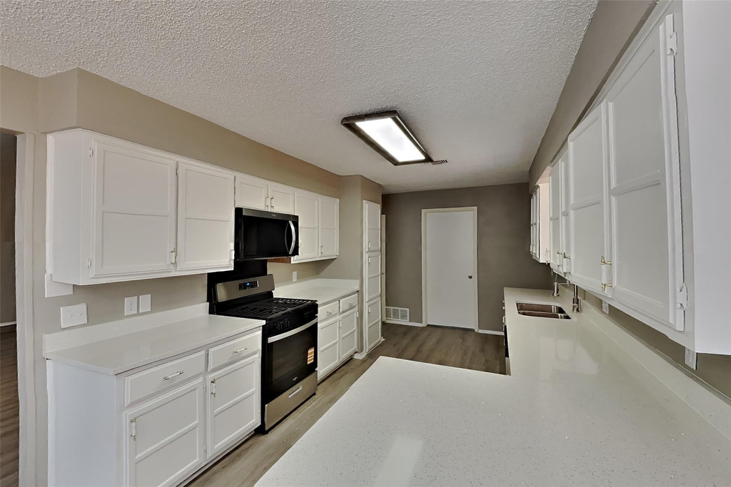 1562 Tiffany Forest Lane - Photo 4